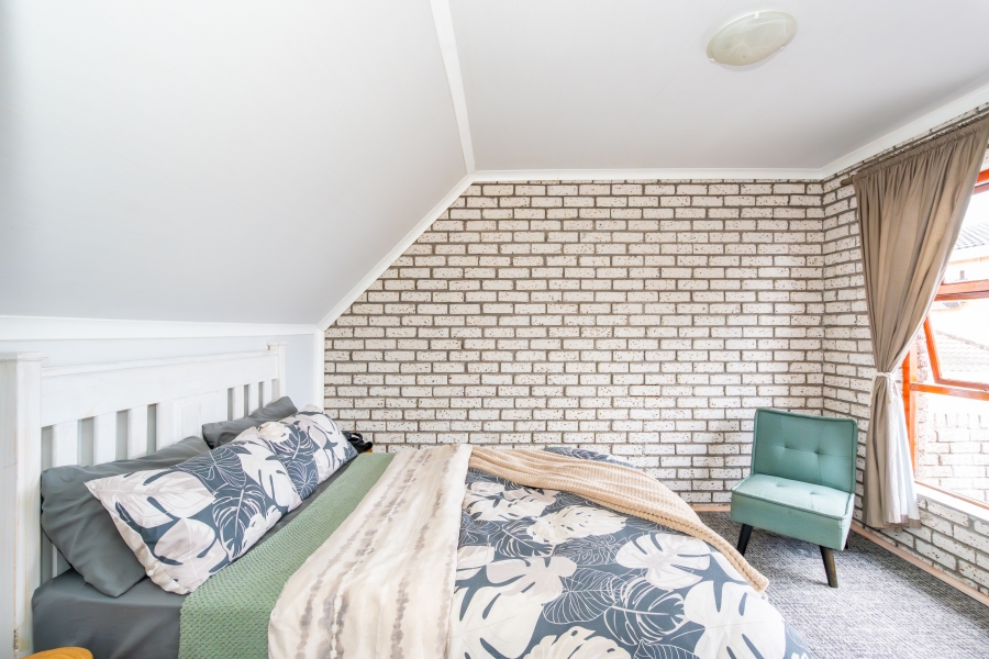 4 Bedroom Property for Sale in Myburgh Park Western Cape